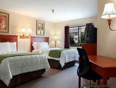 Super 8 By Wyndham Georgetown Hotel Exterior photo