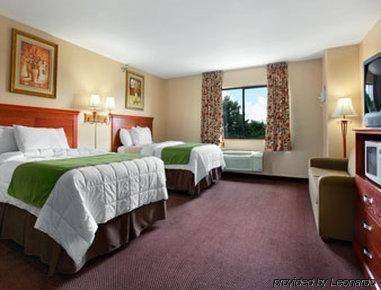 Super 8 By Wyndham Georgetown Hotel Room photo
